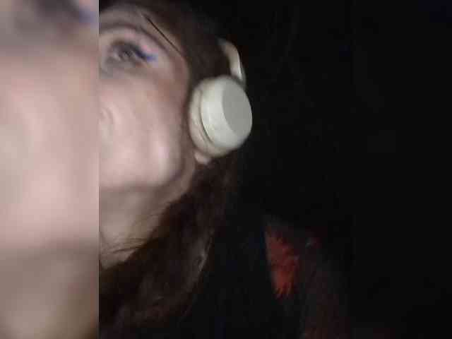 Marseline32 Live Webcam on BongaCams