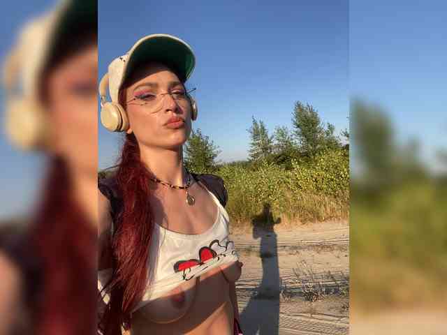 Marseline32 Live Webcam on BongaCams