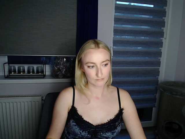 HazyLuna live cam on BongaCams