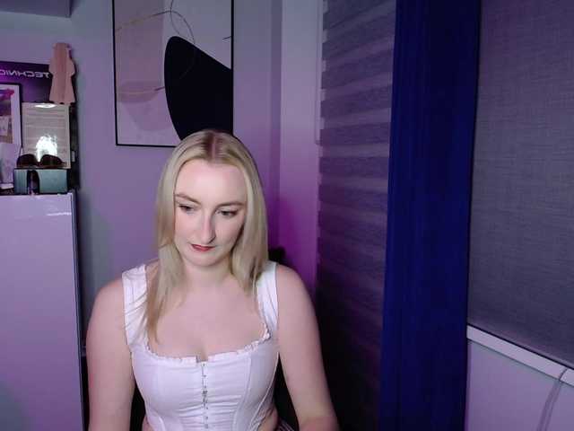 HazyLuna live cam on BongaCams