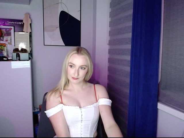 HazyLuna live cam on BongaCams