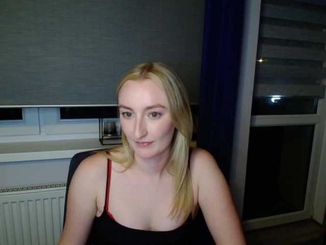 HazyLuna live cam on BongaCams