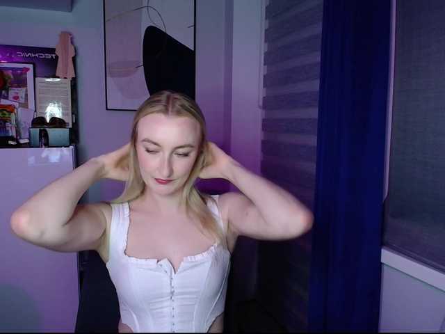 HazyLuna live cam on BongaCams