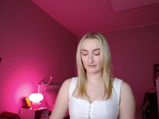HazyLuna live cam on BongaCams