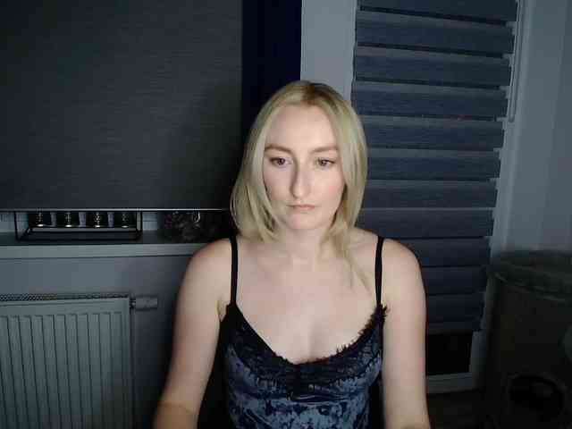 HazyLuna Live Webcam on BongaCams