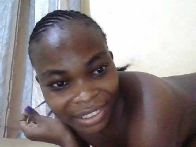hotqueeny live cam on BongaCams