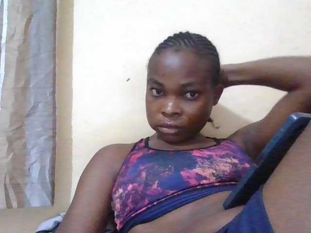 hotqueeny live cam on BongaCams