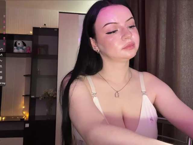MarinaSavastru live cam on BongaCams
