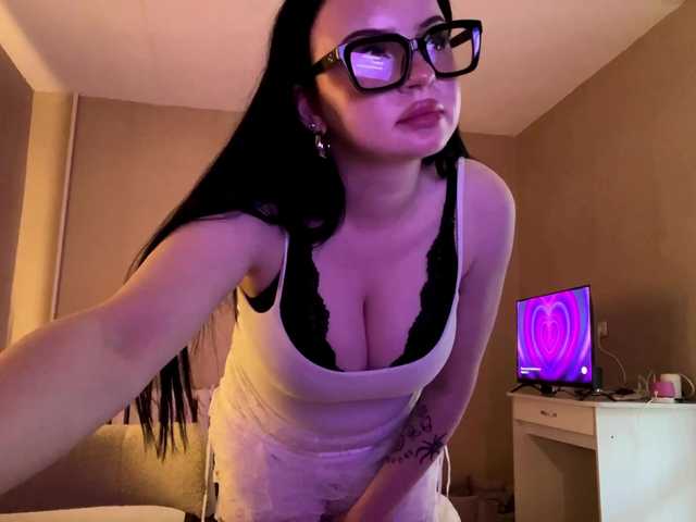 MarinaSavastru live cam on BongaCams
