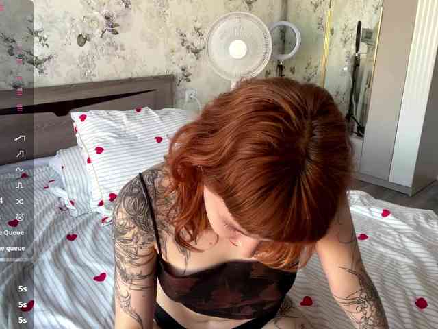 PollySavastru webcam