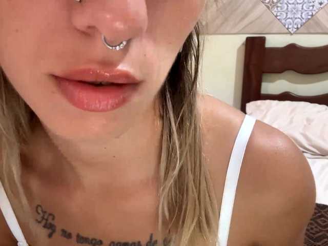 DariaKimchi live cam on BongaCams