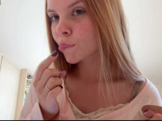 AmberKimchi live cam on BongaCams