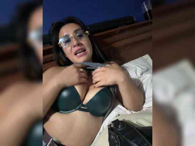 Alesan25698 webcam
