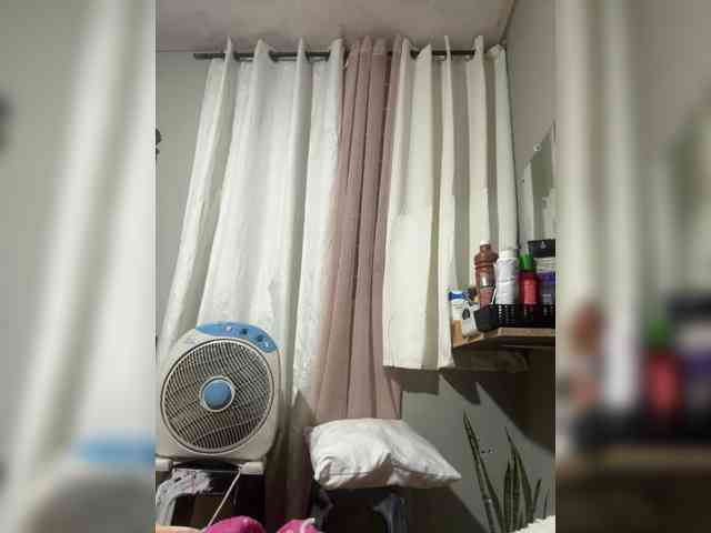 Alesan25698 webcam