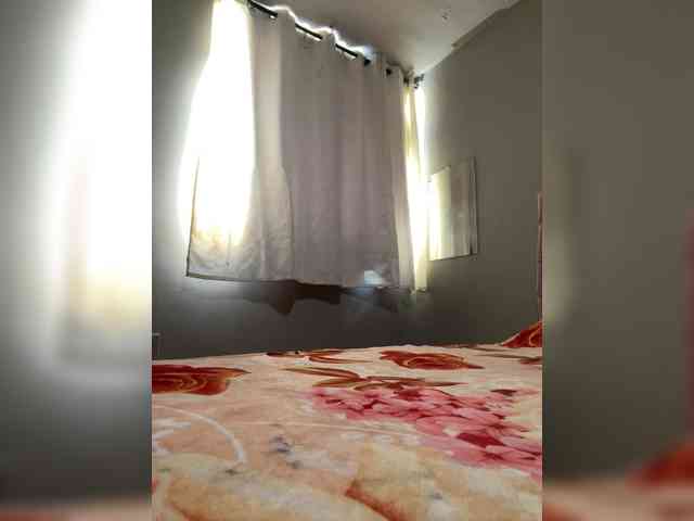 Alesan25698 webcam