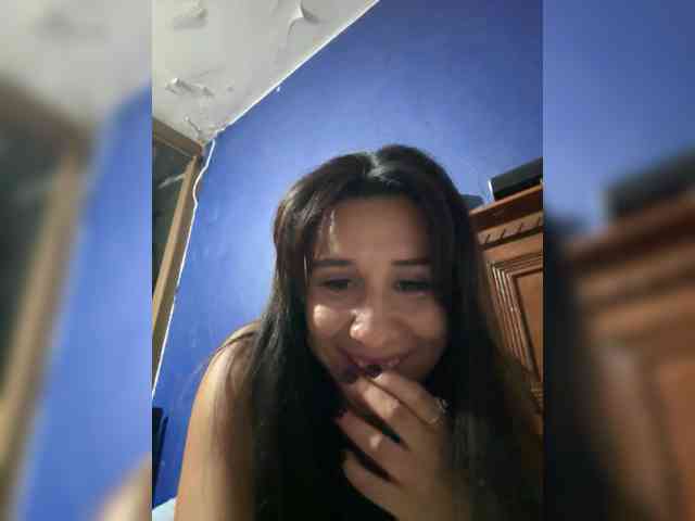 Alesan25698 webcam