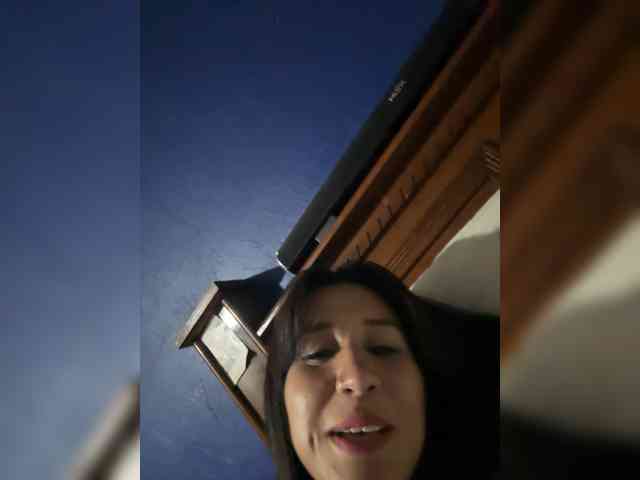 Alesan25698 webcam