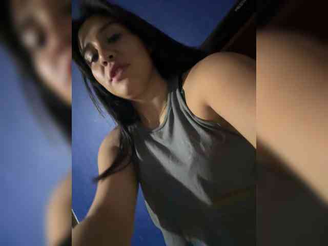 Alesan25698 webcam