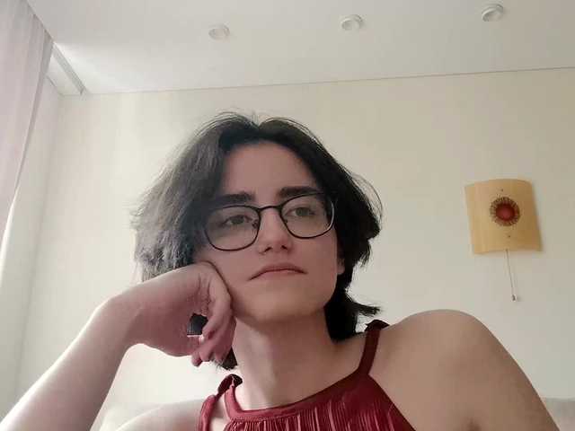 le modèle DonetteMarrin est en webcam porno dans un show sur le site bongacams, il possède les tags suivants: White/Caucasian,Brunette,Trimmed