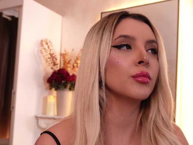 AeshmaDaeva webcam