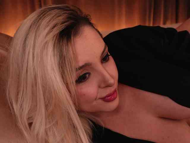 Model: VictoriaDaeva
