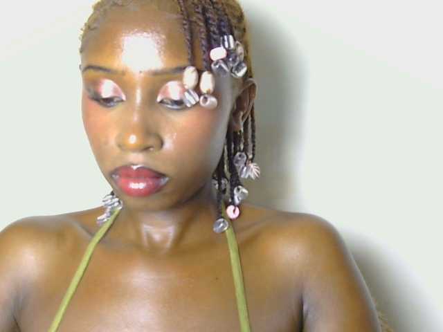 Boughie-birdy live cam on BongaCams