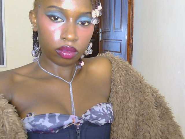 Boughie-birdy live cam preview