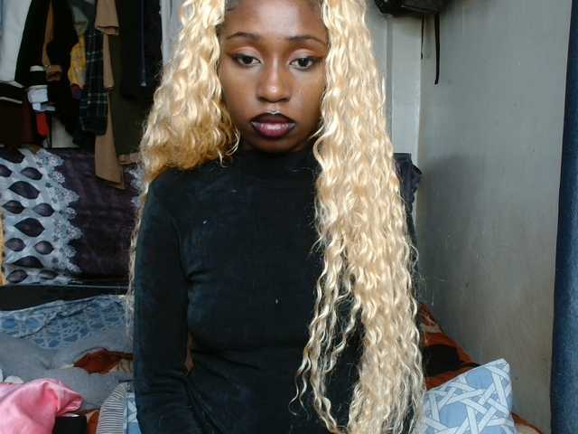 Boughie-birdy live cam on BongaCams