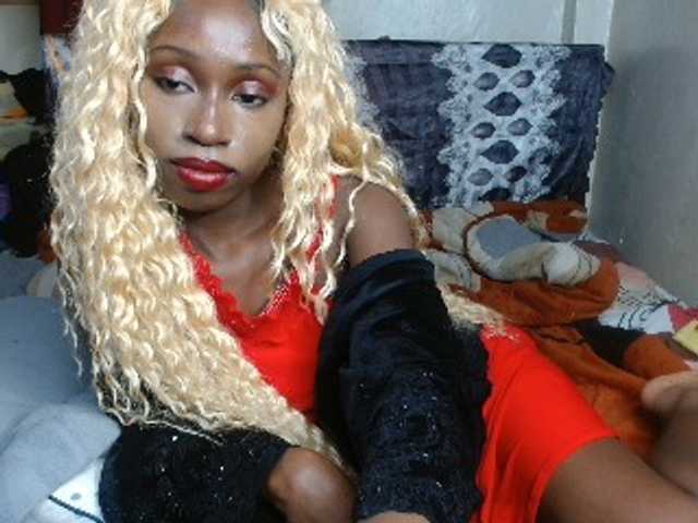 Boughie-birdy live cam on BongaCams