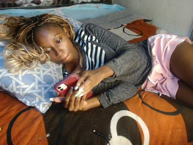 Boughie-birdy live cam on BongaCams