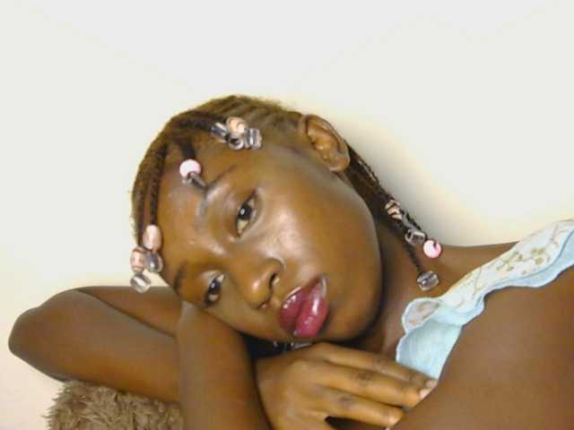 Boughie-birdy live cam on BongaCams