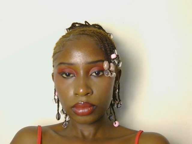 Boughie-birdy live cam on BongaCams