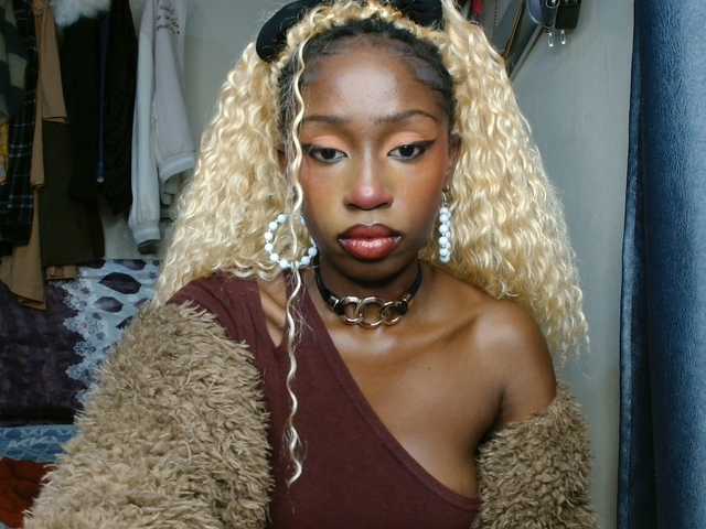 Boughie-birdy live cam on BongaCams