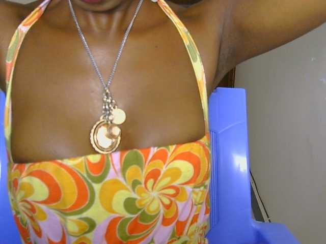 Boughie-birdy live cam on BongaCams