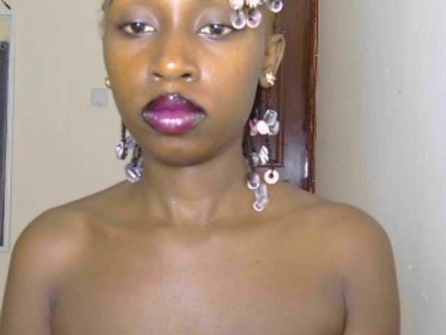 Boughie-birdy live cam on BongaCams