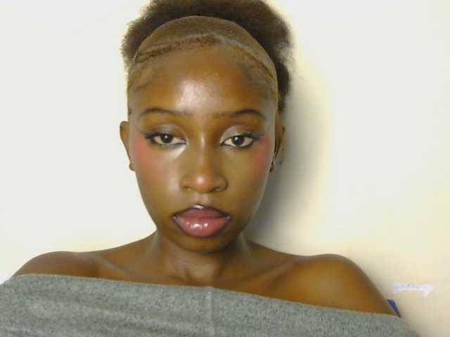 Boughie-birdy live cam on BongaCams
