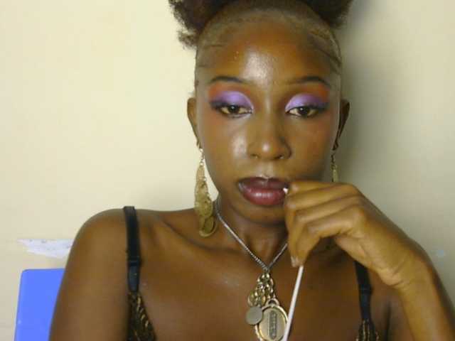 Boughie-birdy live cam on BongaCams
