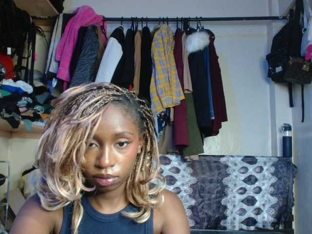 Boughie-birdy live cam on BongaCams