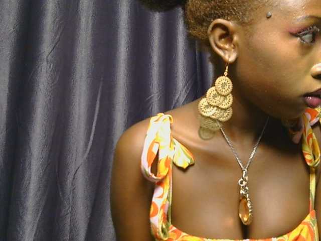 Boughie-birdy live cam on BongaCams