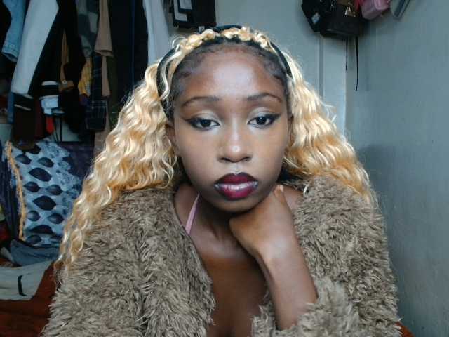 Boughie-birdy live cam on BongaCams
