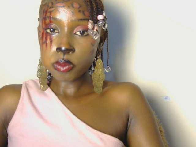 Boughie-birdy live cam on BongaCams