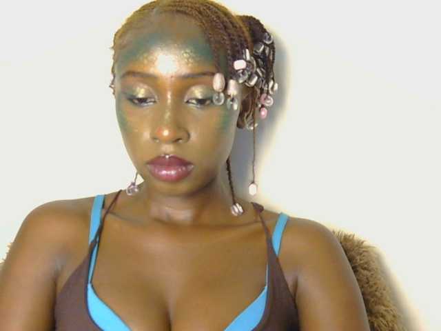 Boughie-birdy live cam on BongaCams