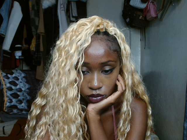 Boughie-birdy live cam on BongaCams
