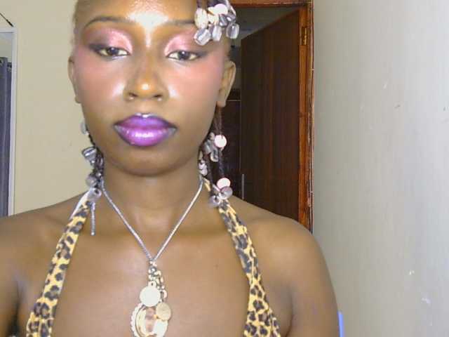 Boughie-birdy live cam on BongaCams