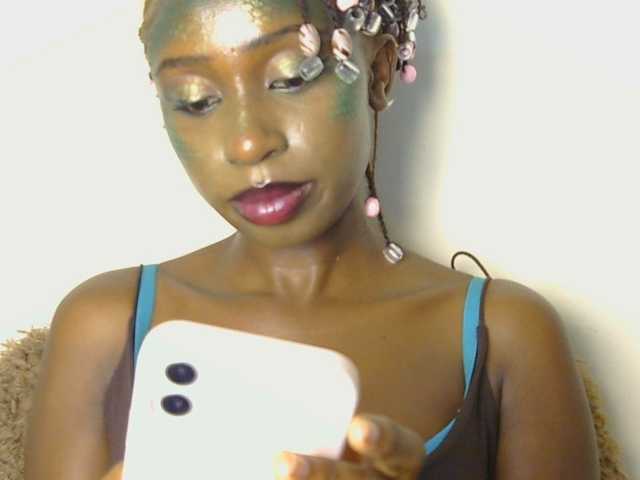 Boughie-birdy live cam on BongaCams
