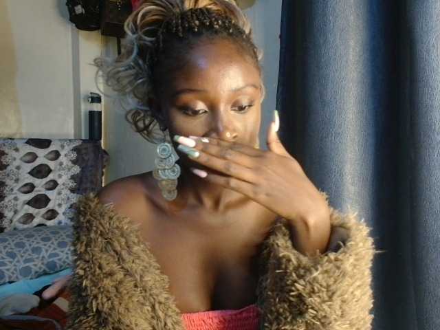 Boughie-birdy live cam on BongaCams