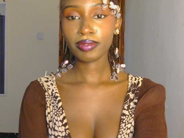 Boughie-birdy live cam on BongaCams