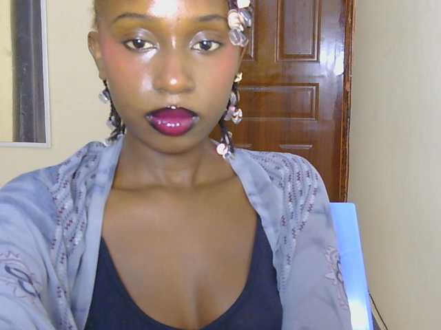 Boughie-birdy live cam on BongaCams