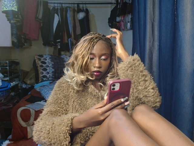 Boughie-birdy live cam on BongaCams