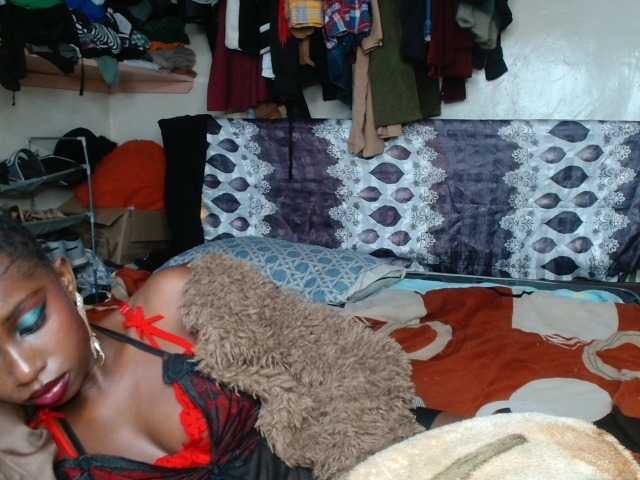Boughie-birdy live cam on BongaCams